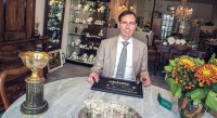 Chris van Waes koopt goud en zilver in