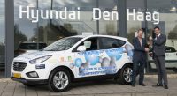 Hyundai Preuninger levert eerste Hyundai-waterstofauto in Haaglanden af