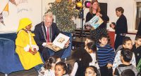 Burgemeester Van Aartsen op het Nationale Voorleesontbijt