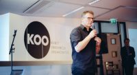 Koorenhuis onthult een nieuwe naam: KOO – Kunstonderwijs Organisatie