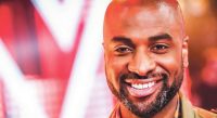 Dwight Dissels zingt in City Life Church