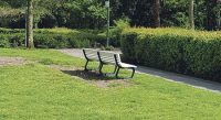 ‘Nieuwe bankjes in wijkpark Bokkefort lijken wel strafbankjes’