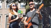 Muzikaal inburgeren en Nederlands leren met singer/songwriter